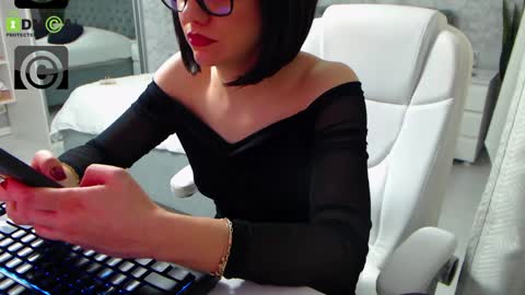 Elly online show from January 22, 2025, 9:24 am