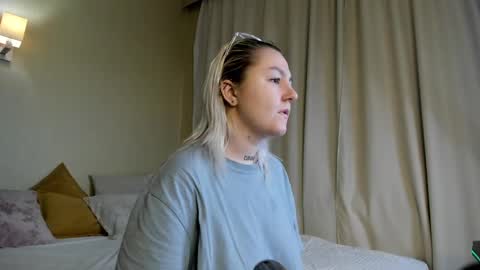 Debbie Mon Tue Fri Sun Sat GMT 3 1000am - 0400pm  online show from December 29, 2024, 2:52 pm