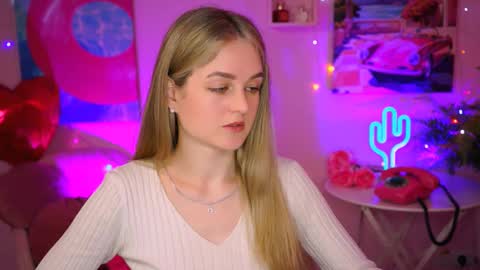 Debora online show from March 10, 2025, 6:49 am