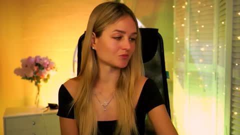 Debora online show from April 10, 2026, 3:23 am