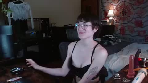 Snapshot of decemberholiday chatting on July 14, 2026, 6:57 pm decemberholiday online show from July 14, 2026, 6:57 pm