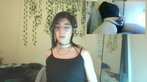 deciduousdoll online show from January 12, 2026, 6:29 am