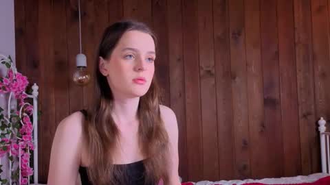 Annie online show from November 14, 2025, 7:56 pm