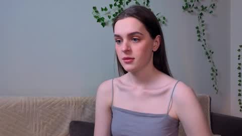 Annie online show from November 26, 2025, 9:38 pm