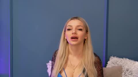 DeeaVIP online show from February 14, 2026, 6:43 am