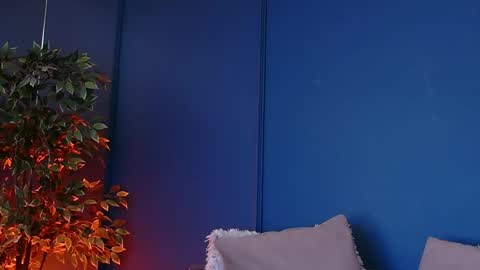 DeeaVIP online show from April 10, 2026, 5:23 am