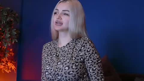 DeeaVIP online show from April 22, 2026, 4:37 am