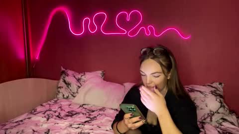 deeplookscouple online show from October 3, 2025, 1:41 pm