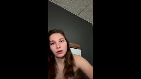 deepthroatqueen33 online show from January 13, 2026, 10:53 am