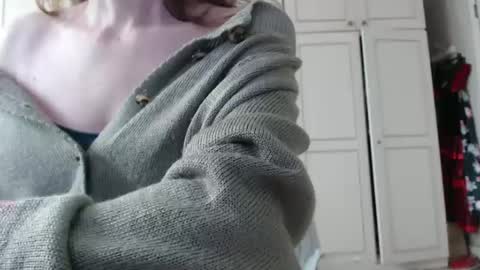 KamiDevi online show from February 26, 2025, 2:36 pm