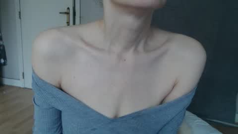 KamiDevi online show from October 10, 2025, 3:11 pm