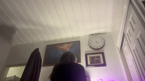 Tori online show from December 22, 2025, 4:42 am