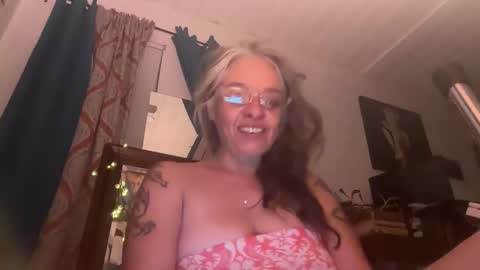 Tori online show from April 25, 2026, 2:03 am