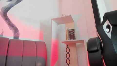 Deilan Wolf  online show from March 1, 2026, 7:54 am