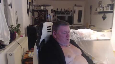 deinprinz2312 online show from December 10, 2024, 6:11 am