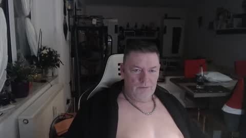 deinprinz2312 online show from January 2, 2025, 3:58 am