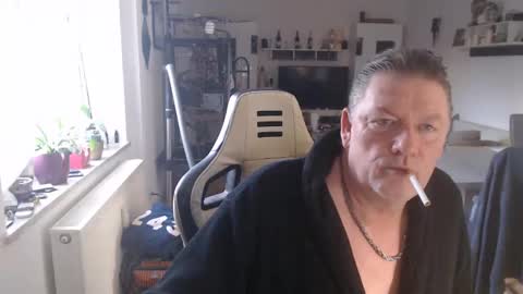 deinprinz2312 online show from March 4, 2025, 6:37 am