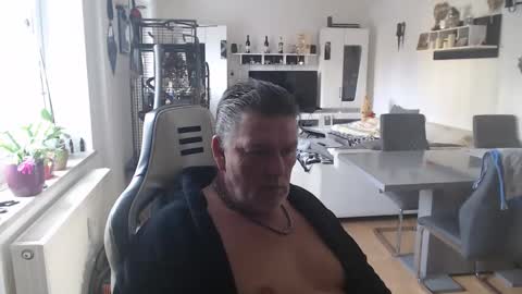 deinprinz2312 online show from March 11, 2025, 10:07 am