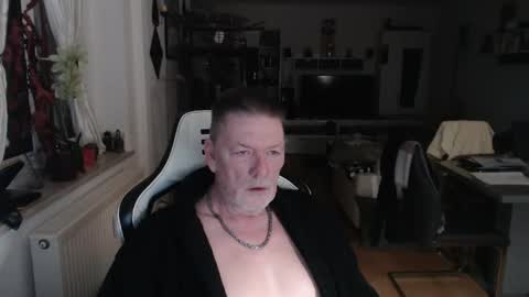 deinprinz2312 online show from March 23, 2026, 5:00 am