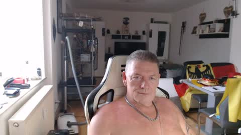 Snapshot of deinprinz2312 chatting on June 14, 2026, 3:52 am deinprinz2312 online show from June 14, 2026, 3:52 am