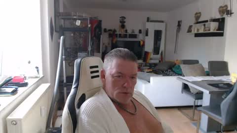 Snapshot of deinprinz2312 chatting on June 16, 2026, 5:43 am deinprinz2312 online show from June 16, 2026, 5:43 am