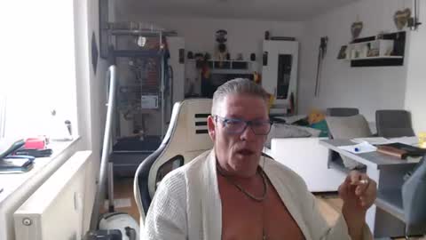 Snapshot of deinprinz2312 chatting on June 18, 2026, 6:13 am deinprinz2312 online show from June 18, 2026, 6:13 am