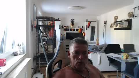 Snapshot of deinprinz2312 chatting on June 25, 2026, 10:42 am deinprinz2312 online show from June 25, 2026, 10:42 am