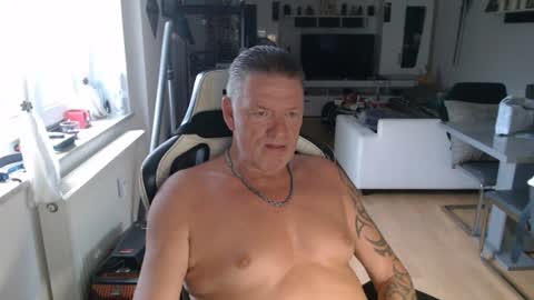 Snapshot of deinprinz2312 chatting on July 4, 2026, 4:18 am deinprinz2312 online show from July 4, 2026, 4:18 am