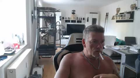 Snapshot of deinprinz2312 chatting on July 12, 2026, 10:39 am deinprinz2312 online show from July 12, 2026, 10:39 am