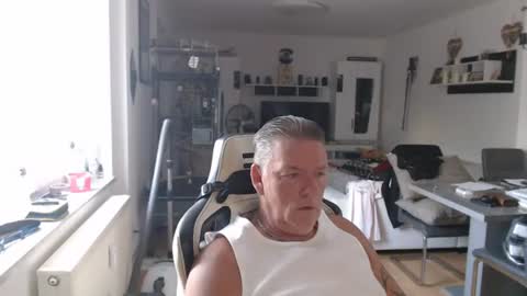 Snapshot of deinprinz2312 chatting on July 15, 2026, 5:12 am deinprinz2312 online show from July 15, 2026, 5:12 am