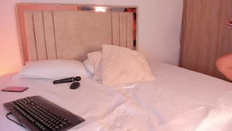 Ricarda online show from June 5, 2026, 8:25 pm