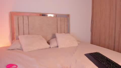 Ricarda online show from June 7, 2026, 1:26 pm
