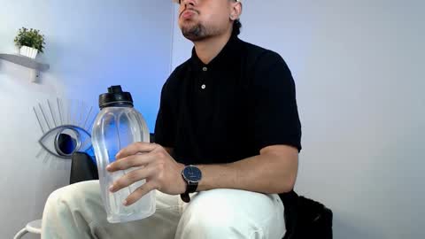  DEIVY  online show from October 4, 2025, 9:02 pm