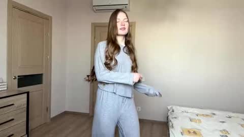 Mila online show from February 17, 2026, 7:16 am