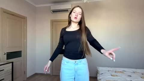 Mila online show from February 20, 2026, 7:21 am