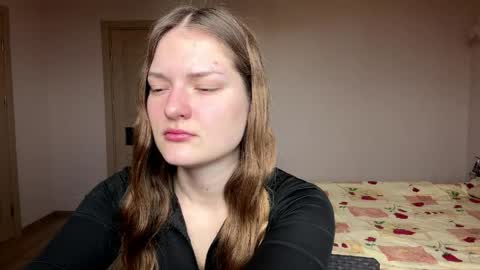 Mila online show from March 26, 2026, 7:47 am