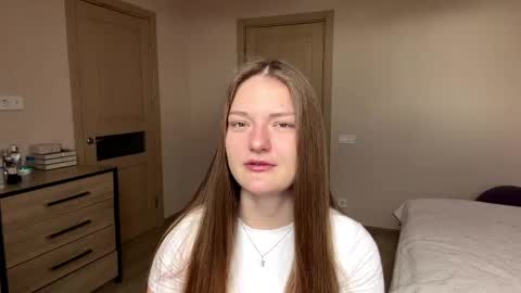 Mila online show from April 23, 2026, 12:04 pm