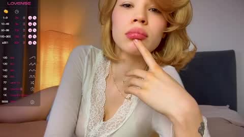 Lana online show from April 1, 2026, 7:00 pm