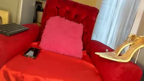 Snapshot of deli_la chatting on February 27, 2026, 10:48 am deli_la online show from February 27, 2026, 10:48 am