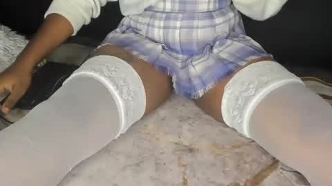 Snapshot of deli_la chatting on March 8, 2026, 9:29 pm deli_la online show from March 8, 2026, 9:29 pm