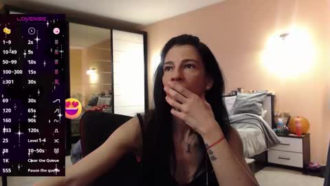 Nicole online show from March 6, 2025, 9:25 am