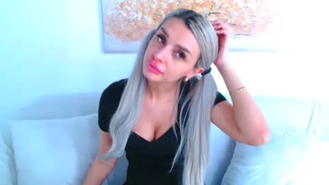 deliciaalove online show from March 3, 2025, 11:35 pm