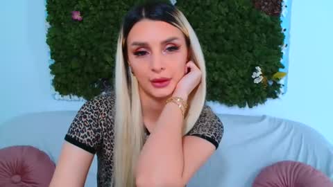 deliciaalove online show from December 2, 2025, 7:20 pm