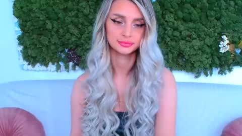 deliciaalove online show from April 8, 2026, 7:03 pm