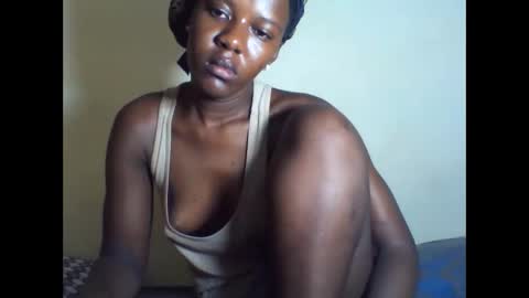 EVAH online show from September 22, 2025, 1:07 am