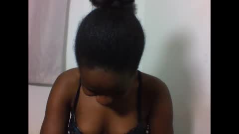 Snapshot of deliciousbabe01 chatting on June 5, 2026, 11:54 pm EVAH online show from June 5, 2026, 11:54 pm