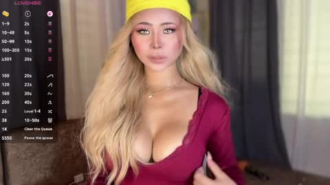 Hello your loving faye 3 online show from April 22, 2026, 8:17 am