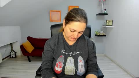 Snapshot of deliciouslolly chatting on January 19, 2026, 4:27 am DeliciousLolly online show from January 19, 2026, 4:27 am