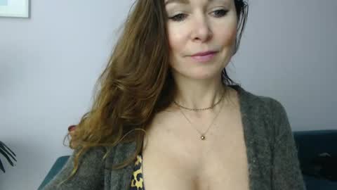 delilah_sweet online show from December 9, 2024, 4:05 pm