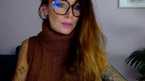 delilah_sweet online show from September 9, 2025, 3:22 pm